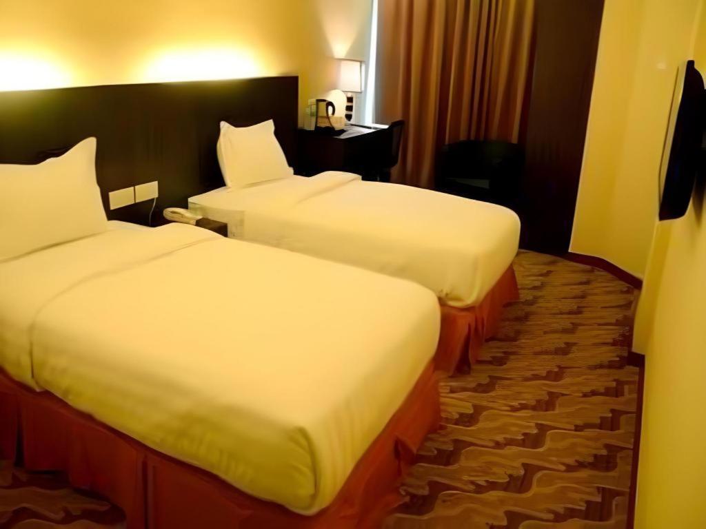 Eminent Hotel Kota Kinabalu Dış mekan fotoğraf
