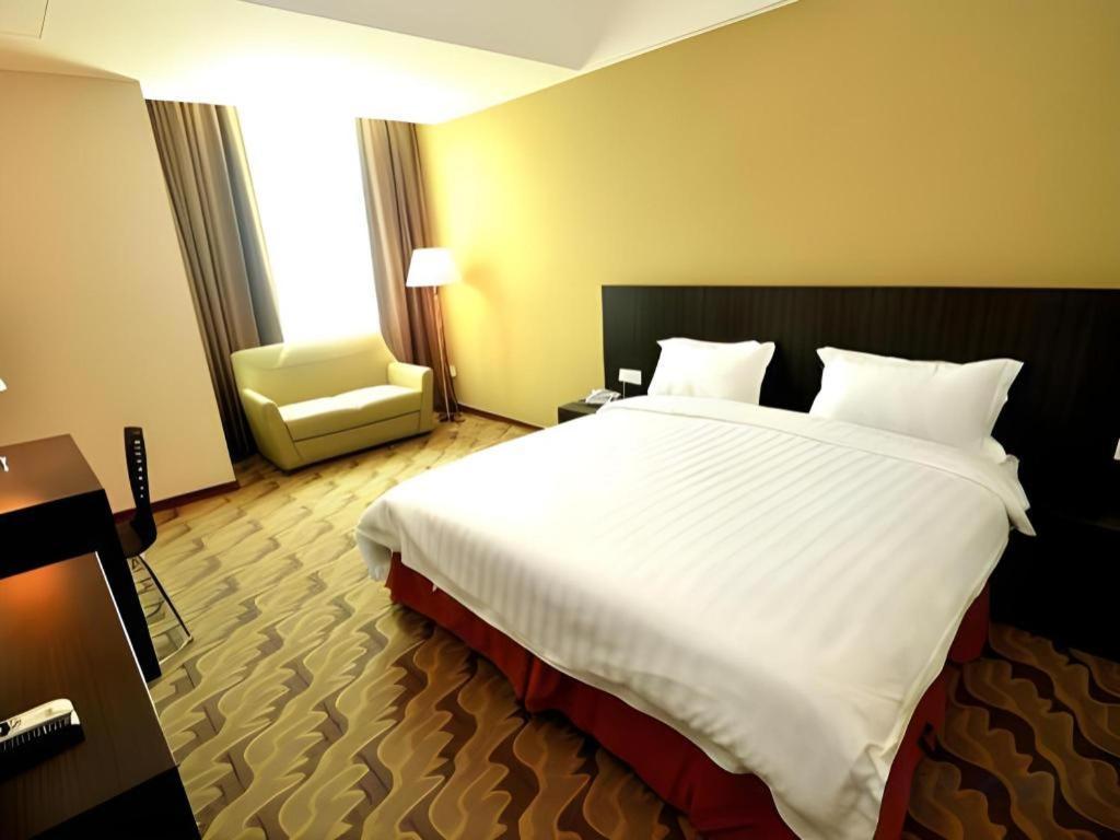 Eminent Hotel Kota Kinabalu Dış mekan fotoğraf