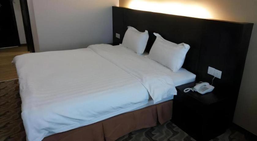 Eminent Hotel Kota Kinabalu Dış mekan fotoğraf