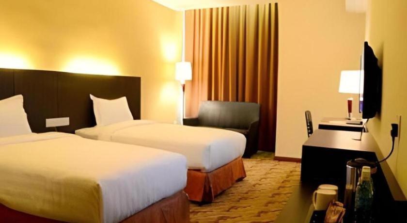 Eminent Hotel Kota Kinabalu Dış mekan fotoğraf